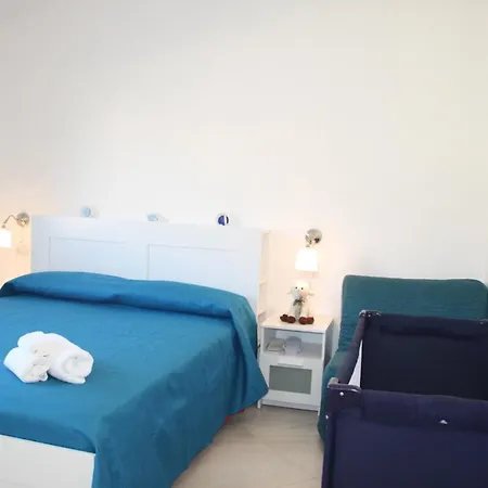 Mediterranean Sea Shell Pool House * ブドーニ