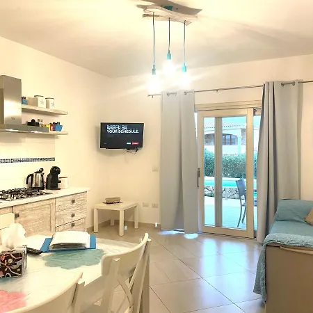 Mediterranean Sea Shell Pool House ブドーニ